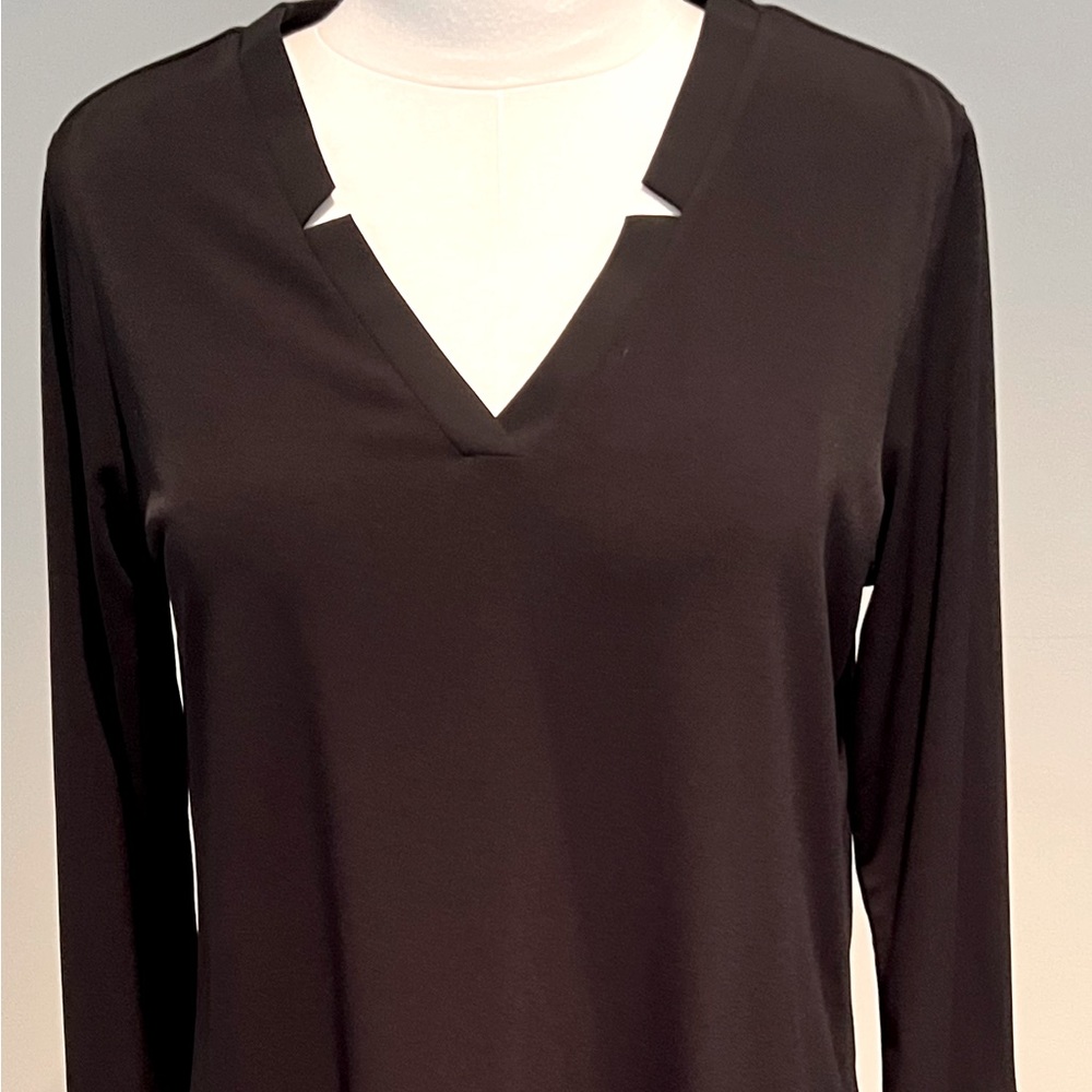 NWOT. Hawthorn Asymmetrical Tunic Top